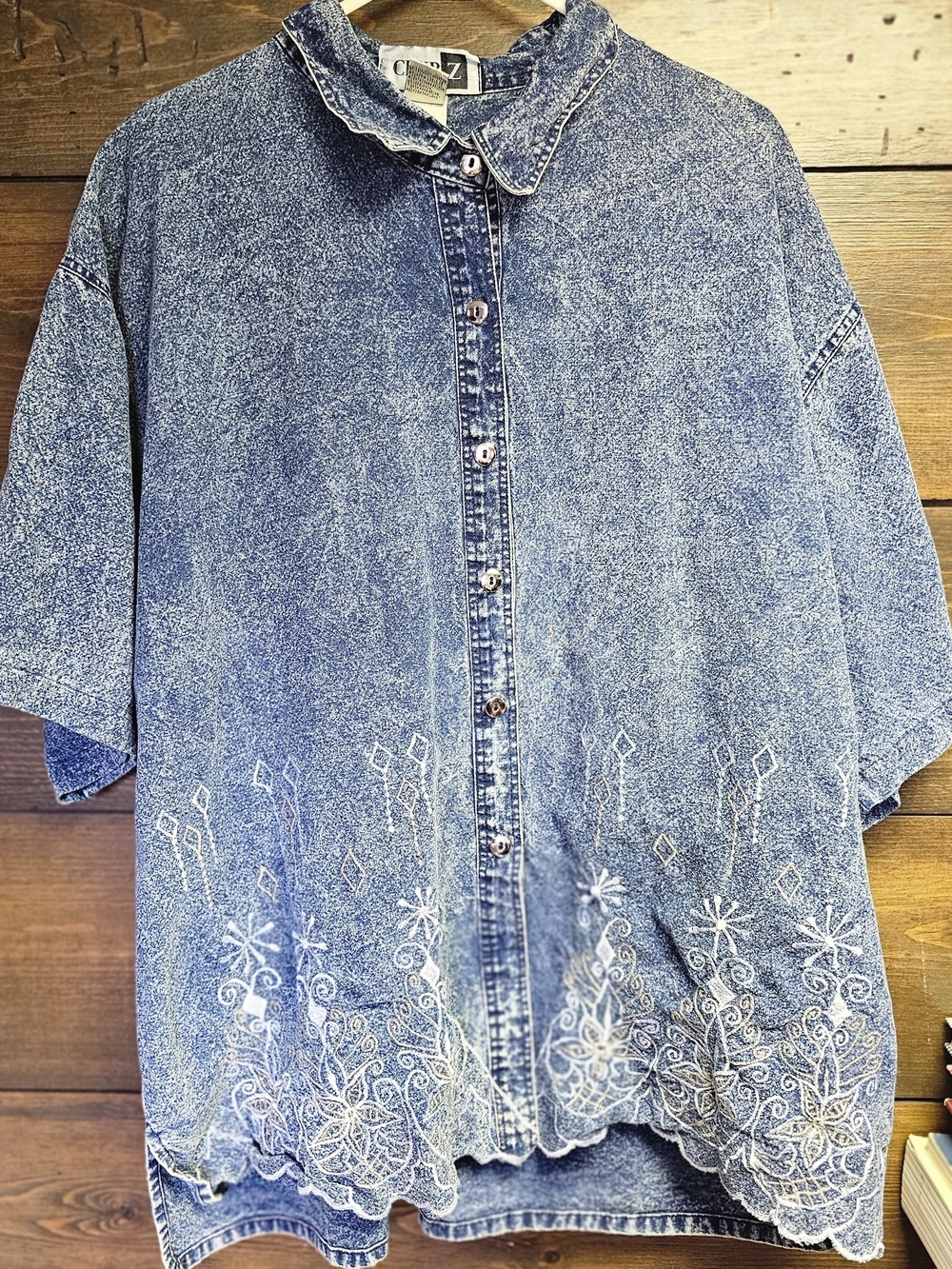 Vtg Plus Size Acid Wash Floral Embroidered Short Sleeve Size 26/28 Button Front